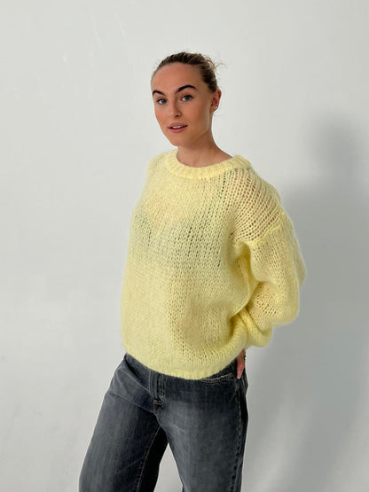 Stylish Women's Sweater Soft & Comfortable