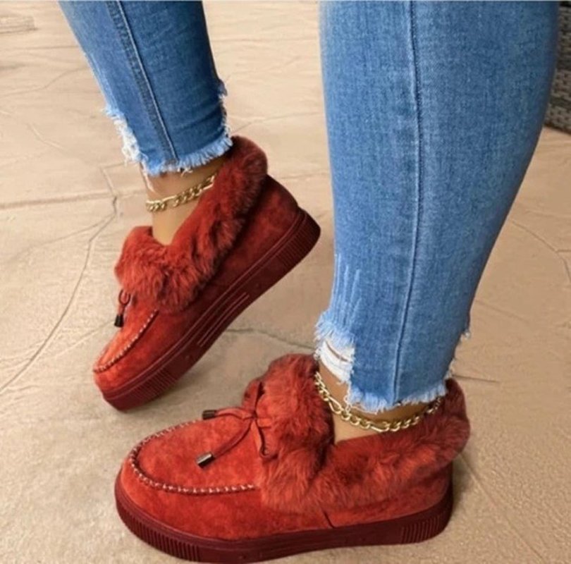 Elegant winter boots with fur lining