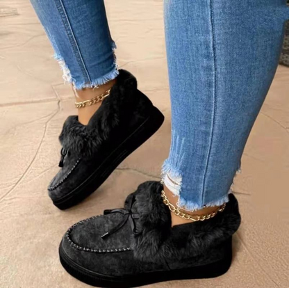Elegant winter boots with fur lining