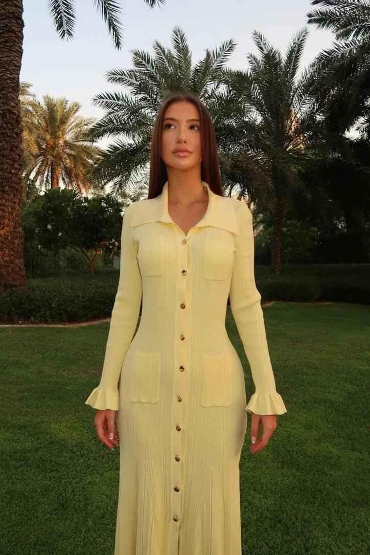 Elegantes Blumenkleid Damen Pastellgelb Knöpfe - IdealeKleiden
