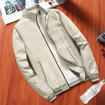 Men's Outdoor Jacket Waterproof and Windproof Lightweight