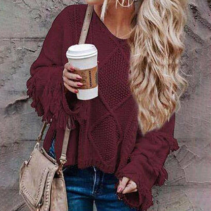 Loose-fitting women's sweaters with fringes