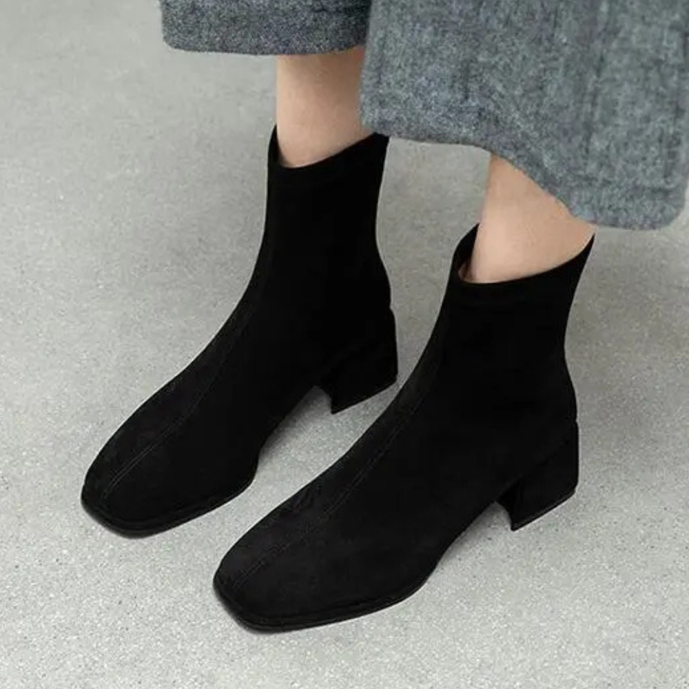 Comfortable Ankle Boots Sturdy Chic Design