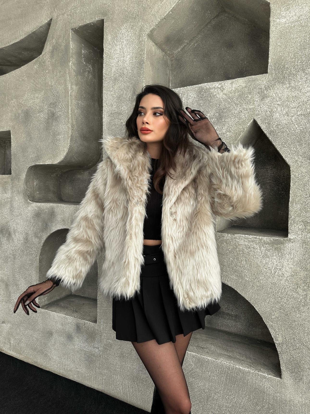 Fashionable Faux Fur Jacket Elegant & Chic