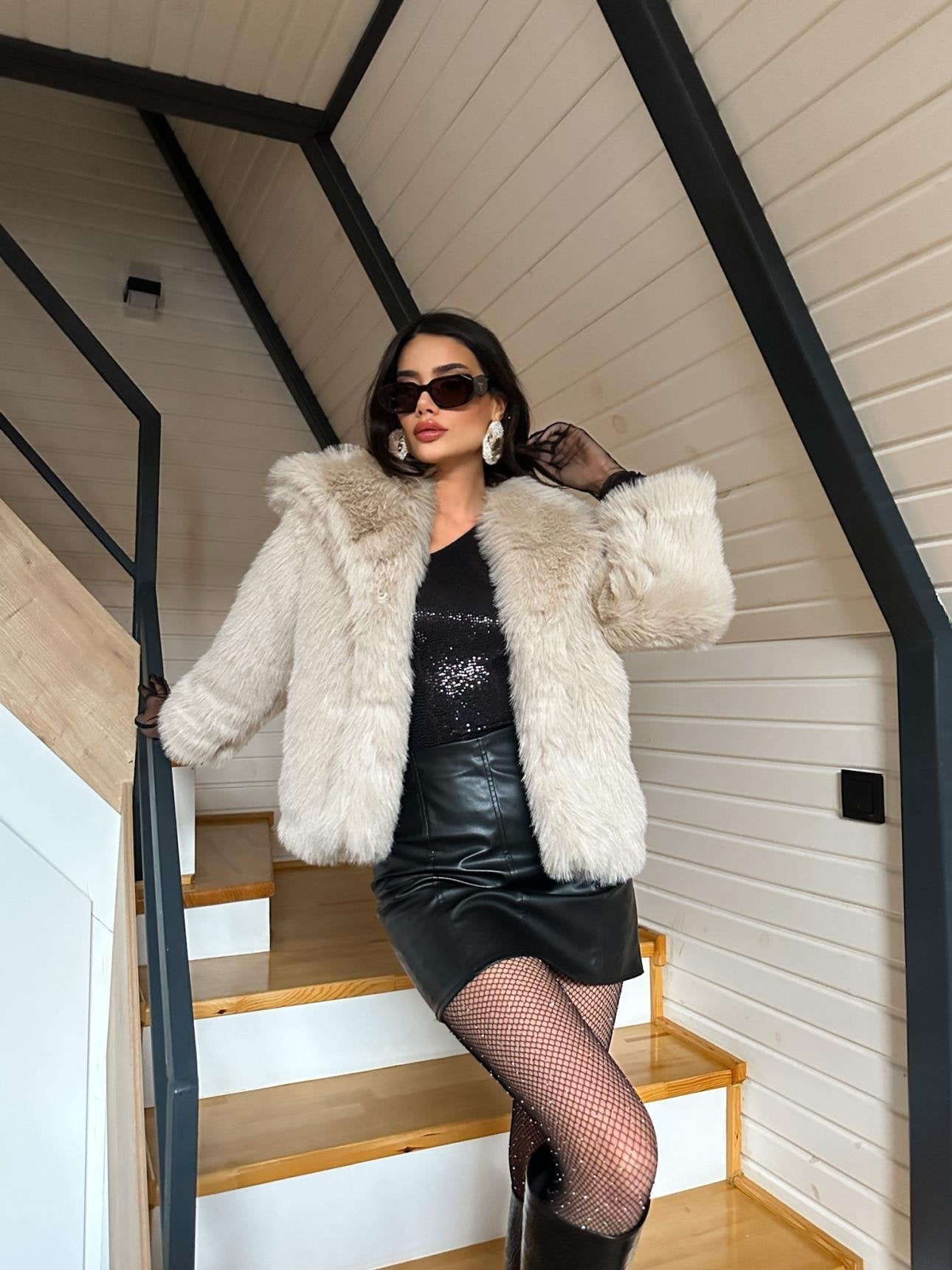 Fashionable Faux Fur Jacket Elegant & Chic