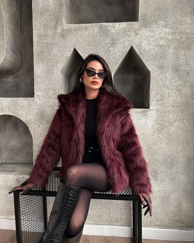 Fashionable Faux Fur Jacket Elegant & Chic