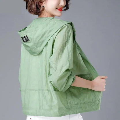 Women's Sports Jacket Short Hooded Zipper