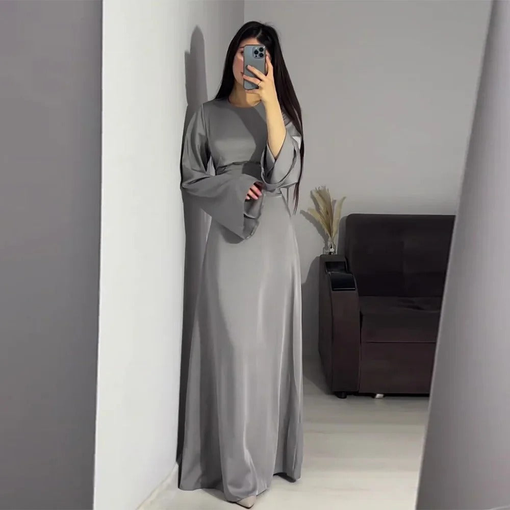 Elegant Women's Maxi Dress Long-Sleeved Fitted