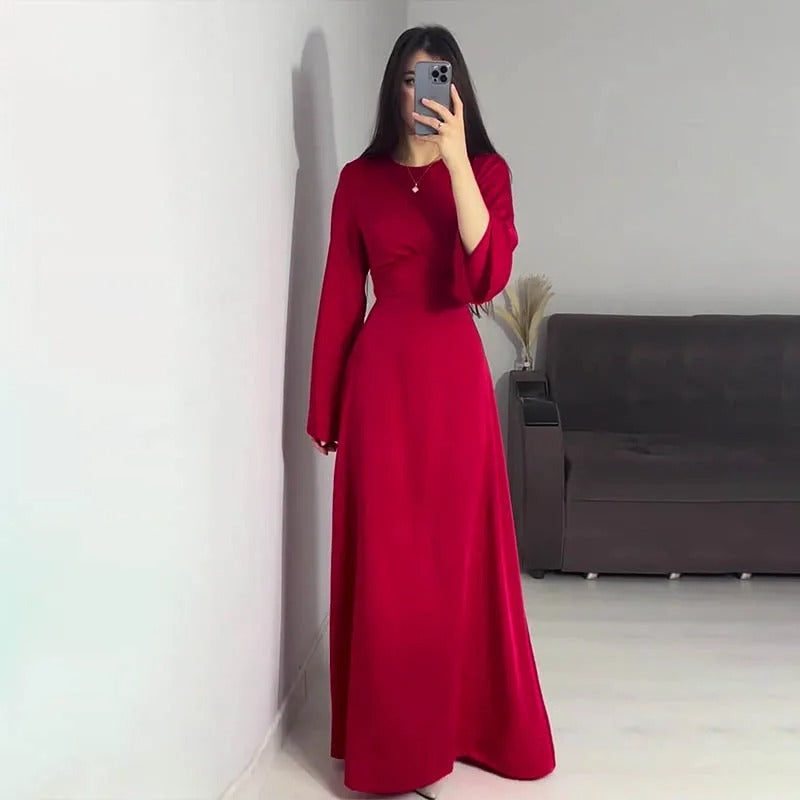 Elegant Women's Maxi Dress Long-Sleeved Fitted