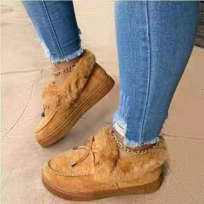Elegant winter boots with fur lining