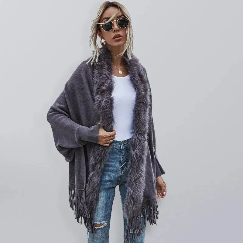 Elegant women's wool coat with fur scarf